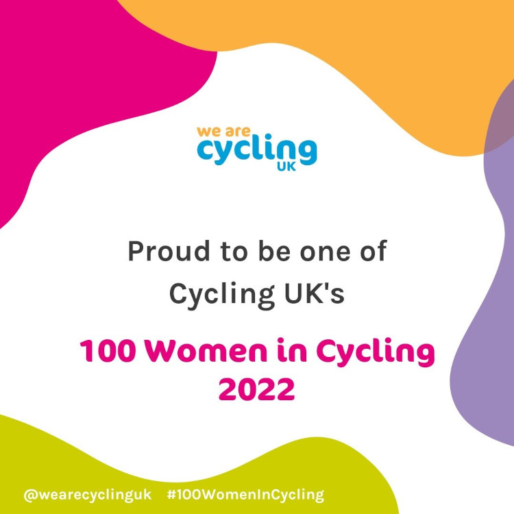 100 women logo 2022